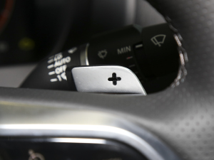 20232.0T 250PS R-DYNAMIC SMȡ\Ӱ п؅^