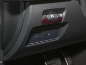 20232.0T 250PS R-DYNAMIC SMȡ\Ӱ п؅^