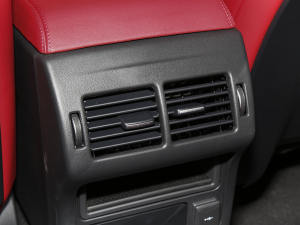 20232.0T 250PS R-DYNAMIC SMȡ\Ӱ п؅^(q)