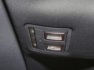 20232.0T 250PS R-DYNAMIC SMȡ\Ӱ п؅^(q)