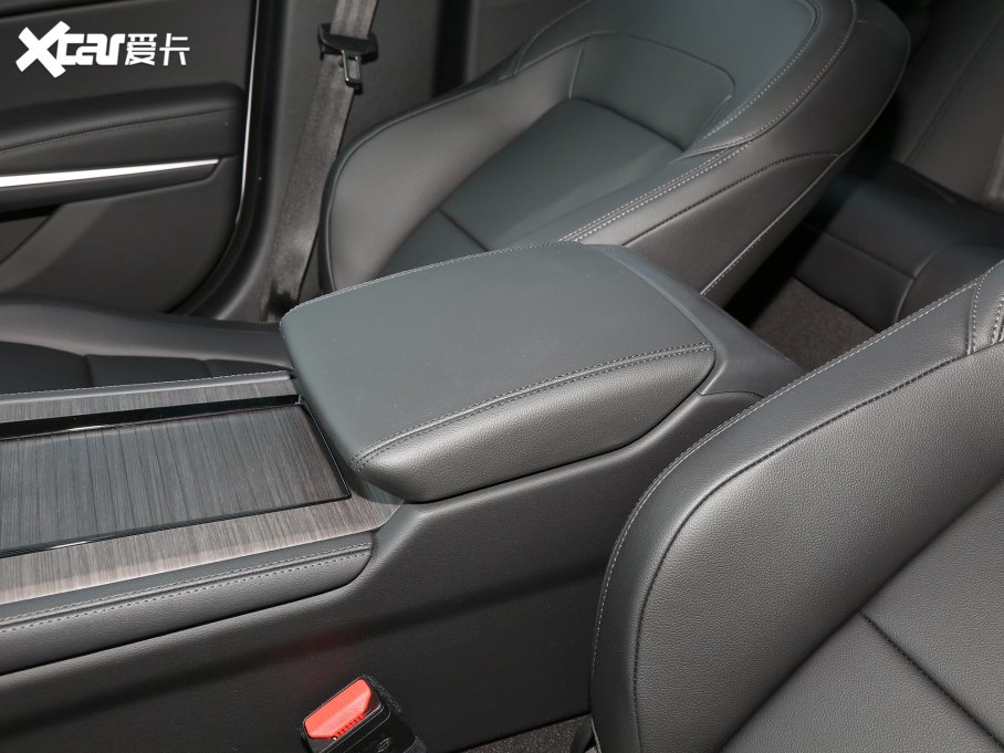 2023ݱXFL 2.0T P200 򌾫ӢA