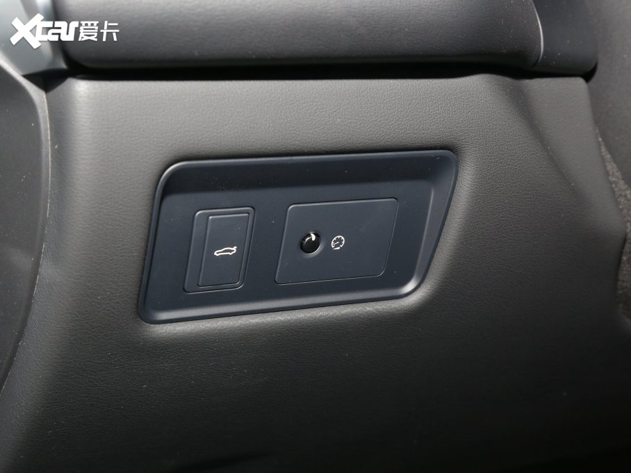 2023ݱXFL 2.0T P200 򌾫ӢA