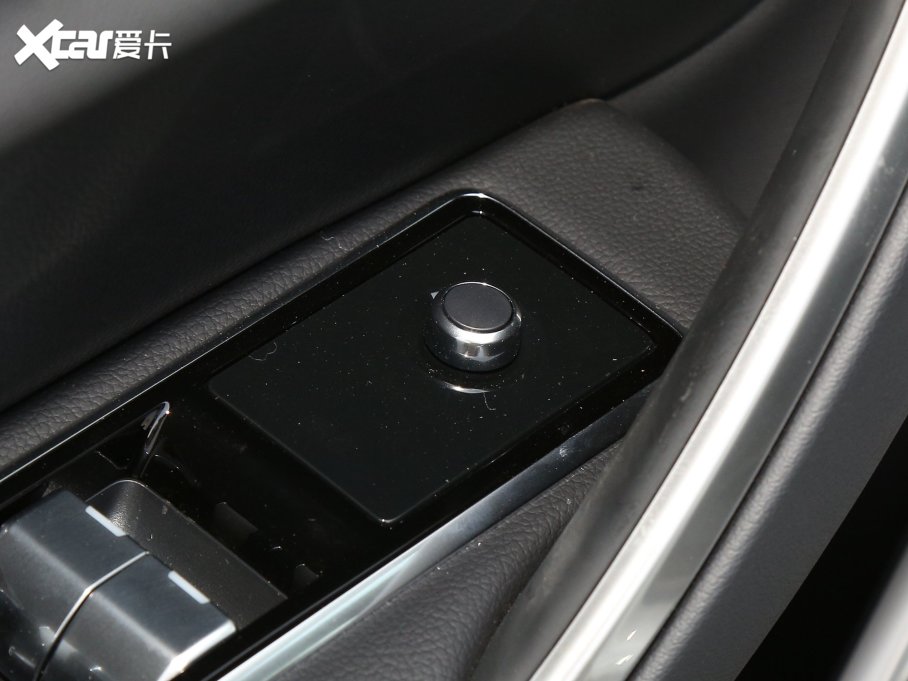 2023ݱXFL 2.0T P200 򌾫ӢA