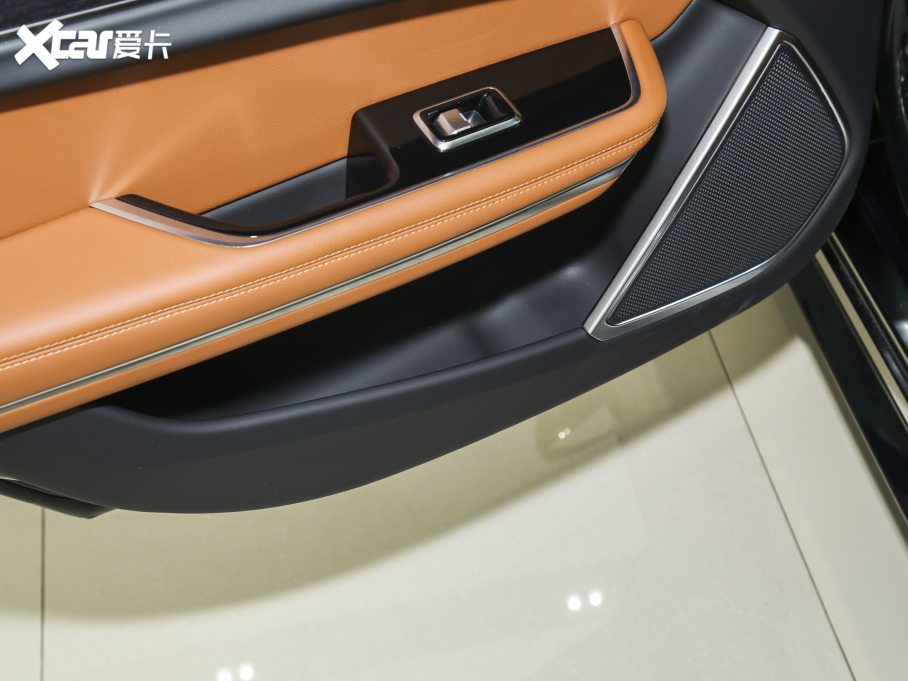 2023ݱXFL 2.0T P250 򌾫Ӣ\Ӱ