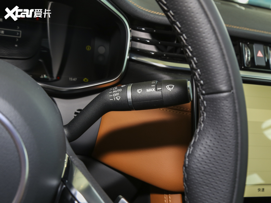 2023ݱXFL 2.0T P250 򌾫Ӣ\Ӱ