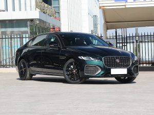 2023款2.0T P250 两驱精英运动鎏金版 右前45度