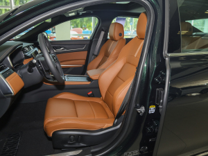2023款2.0T P250 两驱精英运动版 主驾驶座椅