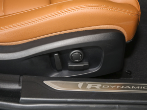 20232.0T P250 򌾫Ӣ\Ӱ g