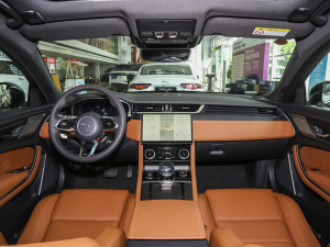 2023款2.0T P250 两驱精英运动版 内饰全景
