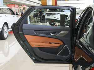 20232.0T P250 򌾫Ӣ\Ӱ ܇T