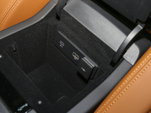 20232.0T P250 򌾫Ӣ\Ӱ п؅^