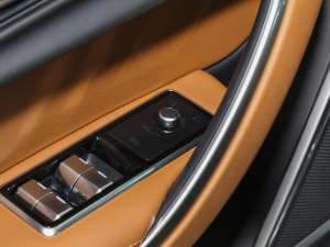 20232.0T P250 򌾫Ӣ\Ӱ п؅^