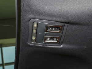 20232.0T P250 򌾫Ӣ\Ӱ п؅^