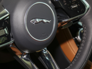 20232.0T P250 (q)Ӣ\(yn)Ӱ п؅^(q)