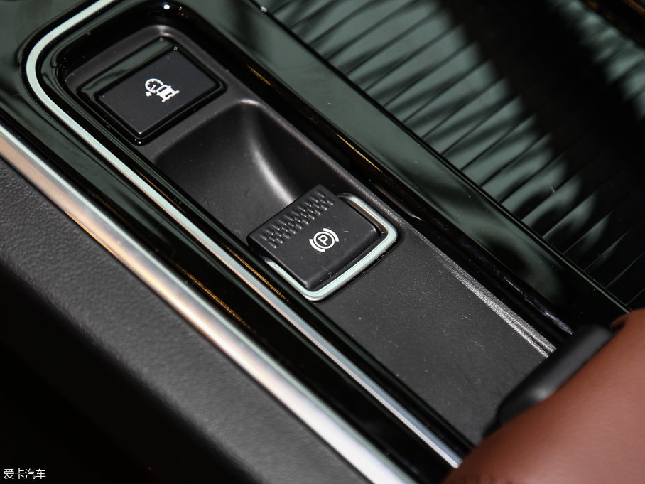 2017��ݱ�XFL 2.0T 240PS ���A��