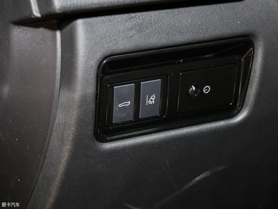 2017ݱXFL 2.0T 200PS Ӣ