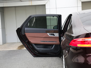 2017款2.0T 240PS 尊享版 左后车门