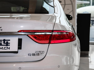2017款2.0T 240PS 豪华版 尾灯