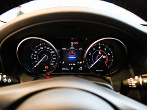 2017款2.0T 240PS 豪华版 仪表