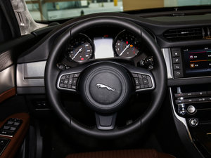 2017款2.0T 200PS 精英版 方向盘