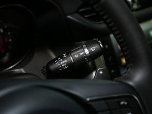 2017款2.0T 200PS 精英版 中控区