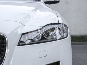 2017款2.0T 200PS 豪华版 大灯