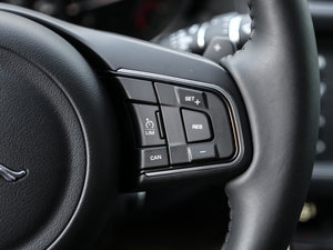 2017款2.0T 200PS 豪华版 中控区