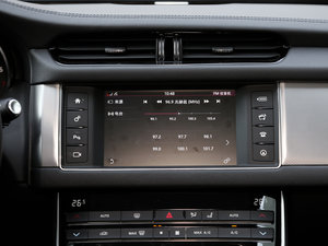 2017款2.0T 200PS 豪华版 音响调节