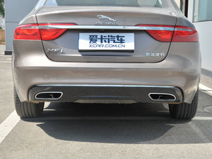 2017款2.0T 240PS 奢华版 尾灯