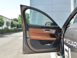 2017款2.0T 240PS 奢华版 驾驶位车门
