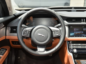 2017款2.0T 240PS 奢华版 方向盘