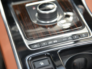 2017款2.0T 240PS 奢华版 中控区