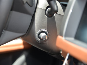 2017款2.0T 240PS 奢华版 中控区