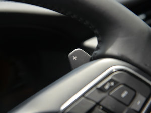 2017款2.0T 240PS 奢华版 中控区