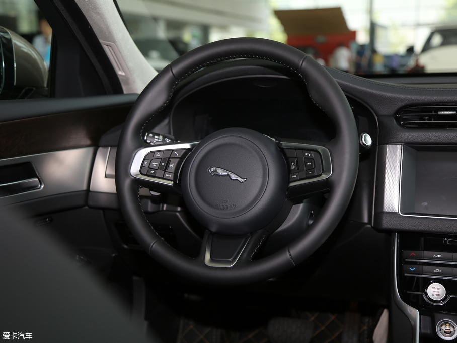 2018ݱXFL 3.0SC 340PS A