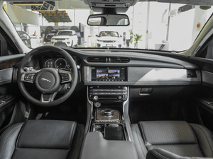 2018款2.0T 250PS 豪华版 内饰全景