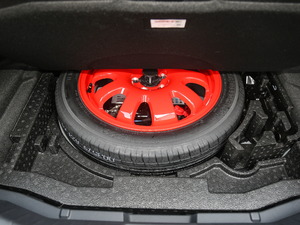 2018款2.0T 200PS 精英版 备胎