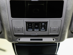 2018款2.0T 250PS 尊享版 中控区