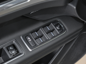 20182.0T 200PS LA {܇ƅ^	