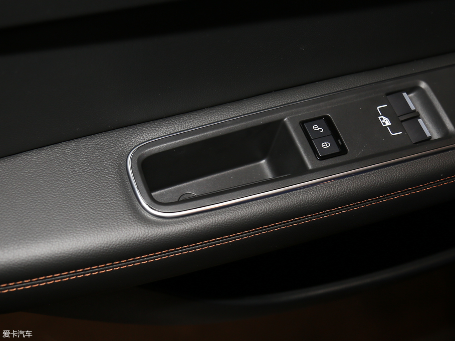 2018ݱXEL 2.0T 200PS װl