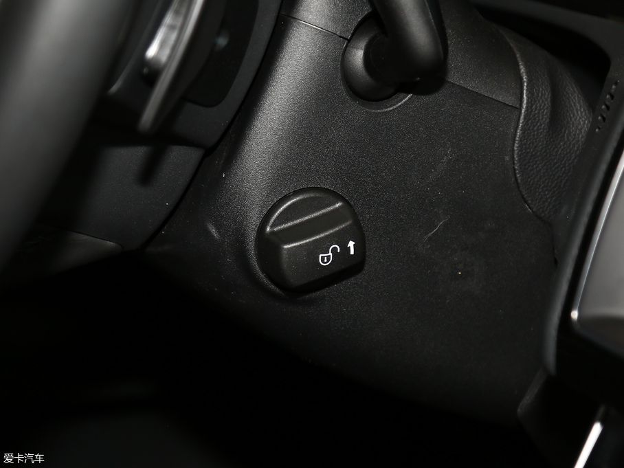 2018ݱXEL 2.0T 200PS װl