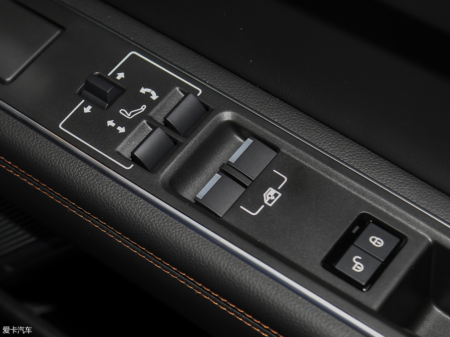 2018ݱXEL 2.0T 200PS װl(f)