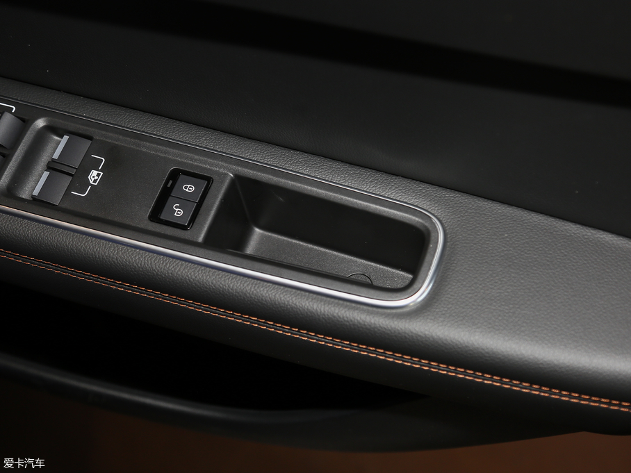 2018ݱXEL 2.0T 200PS װl(f)