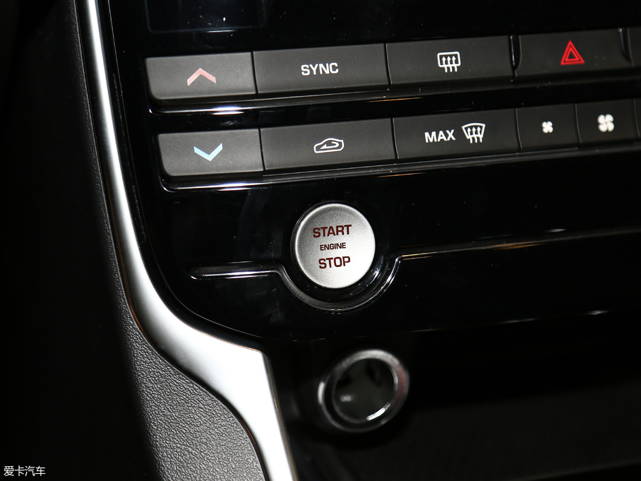 2018ݱXEL 2.0T 200PS װl