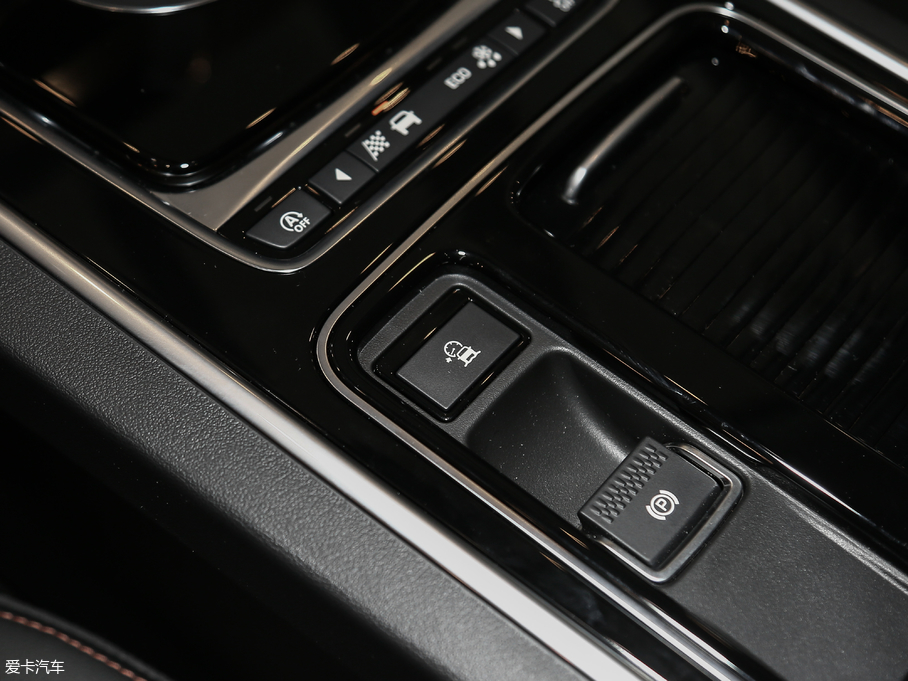 2018ݱXEL 2.0T 200PS װl(f)