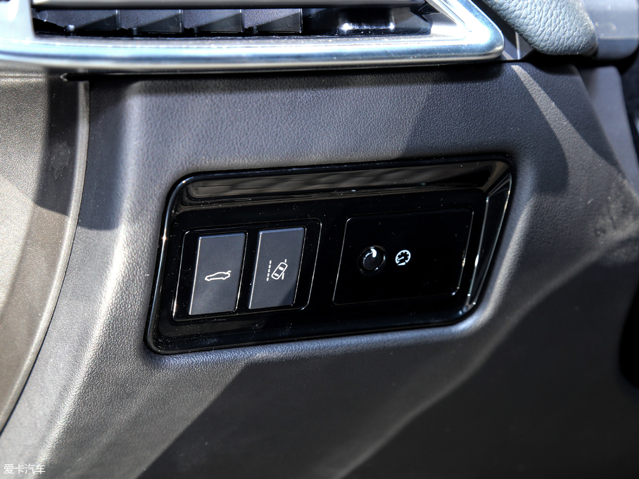 2018ݱXEL 2.0T 200PS LOVE۰