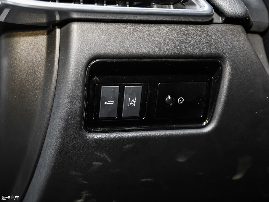 2018��ݱ�XEL 2.0T 250PS ���A��