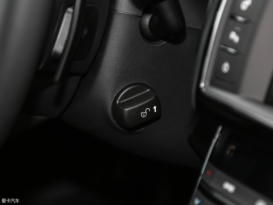 2018ݱXEL 2.0T 200PS A