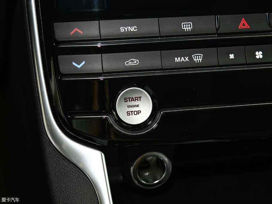 2018ݱXEL 2.0T 200PS A