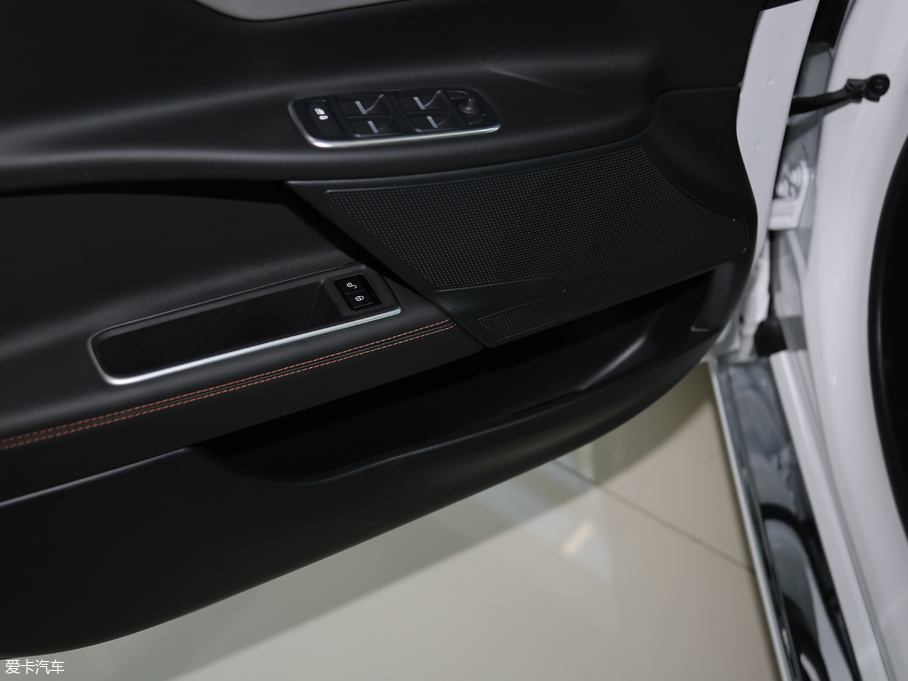 2018��ݱ�XEL 2.0T 200PS ���A��